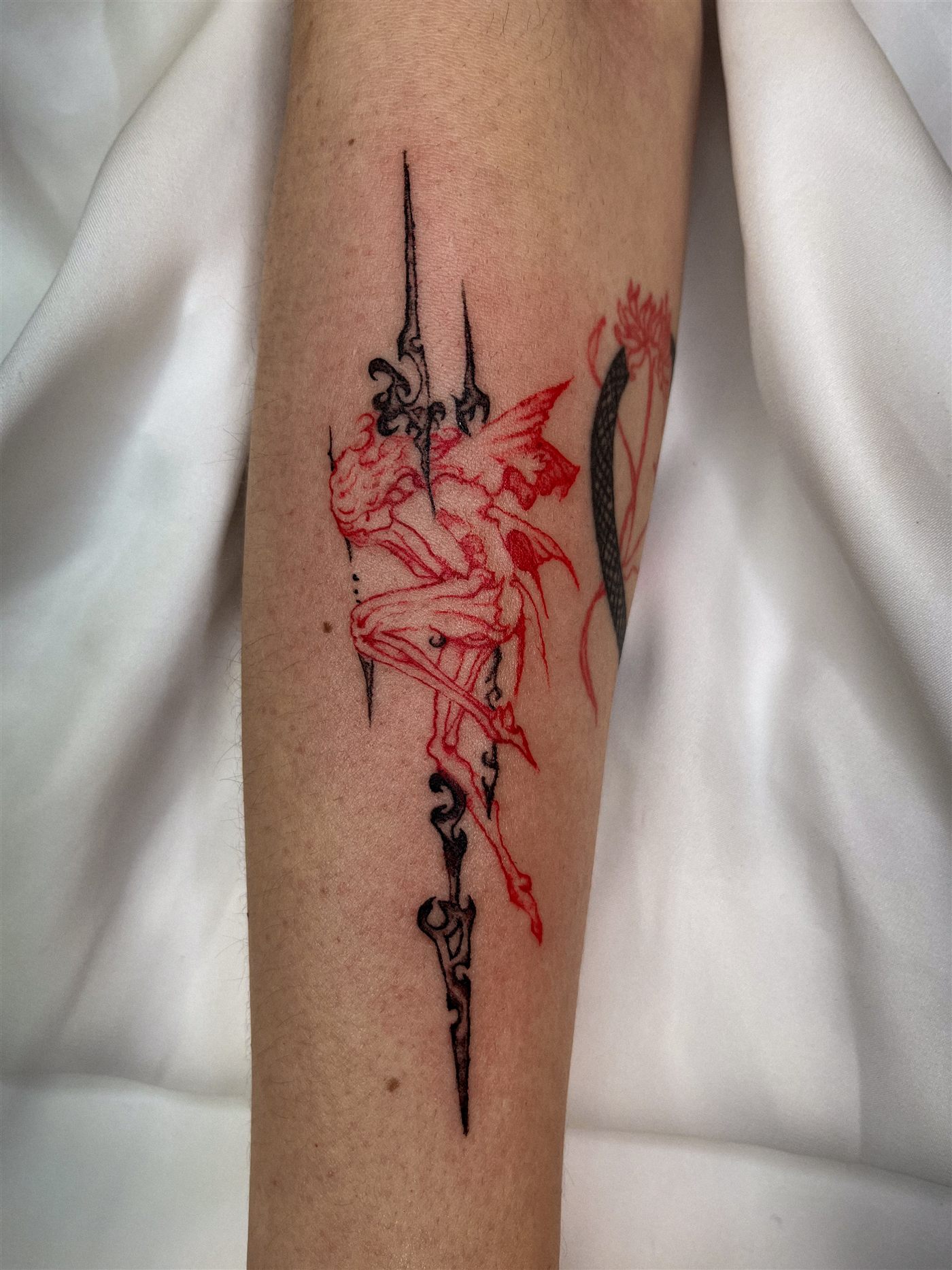 Cyber Tribal — Blackwork dövme, S.O.S Tattoo Çanakkale